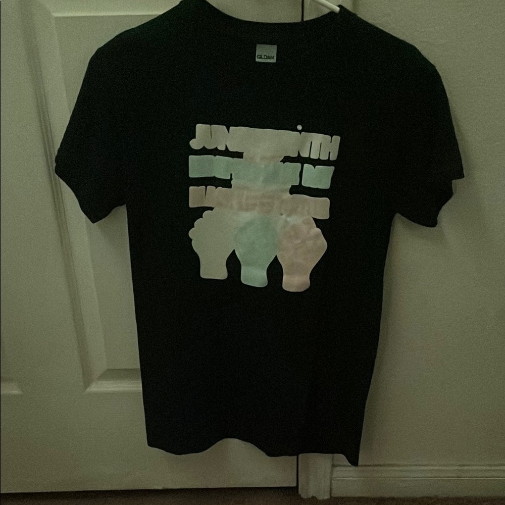 Black Graphic T-Shirt (BLM ✊)